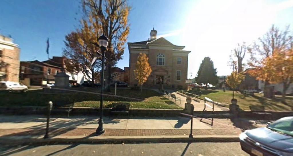 Nicholas County Clerk in Carlisle, Kentucky